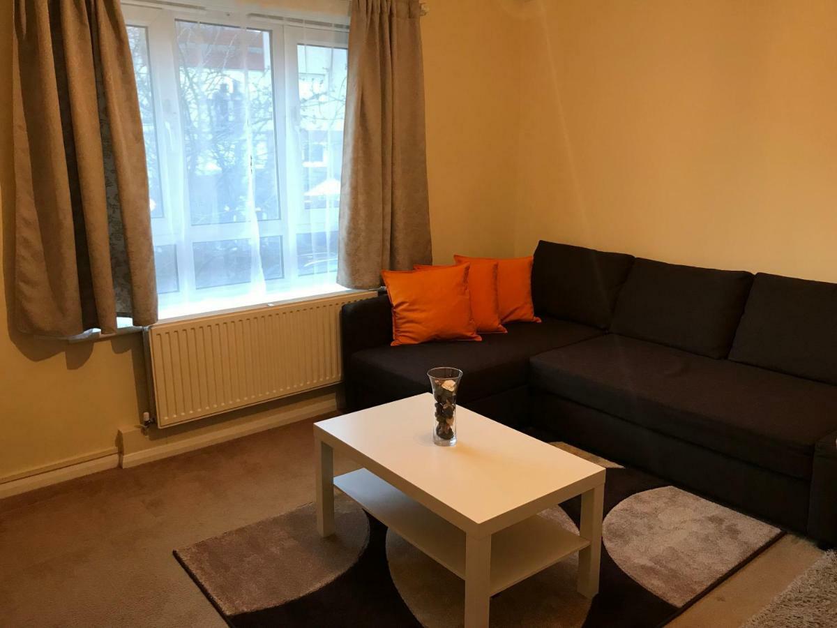 Cozy Apartment In Stratford From 18 Minutes To Central London Exteriör bild