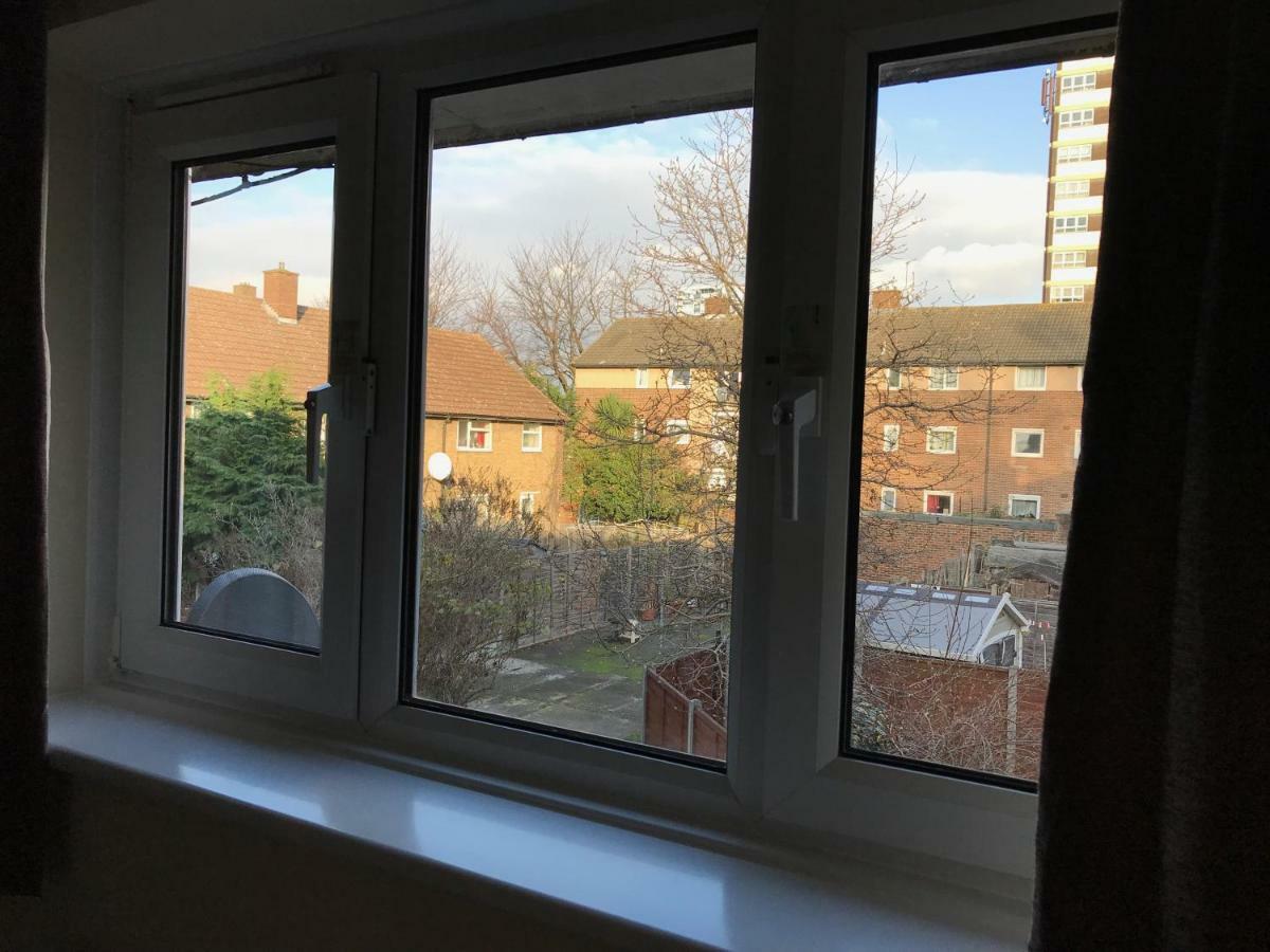 Cozy Apartment In Stratford From 18 Minutes To Central London Exteriör bild